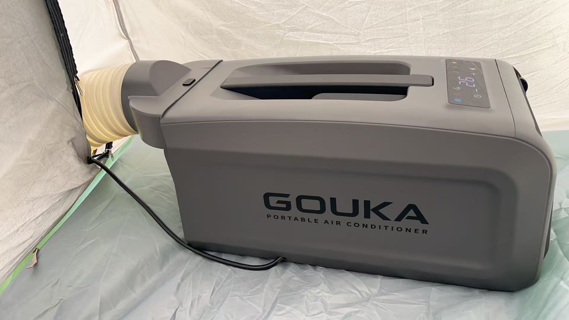 Portable air conditioner for camping tent